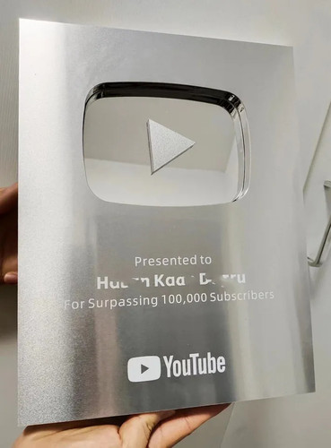 Pulsante youtube play - pulsante, argento